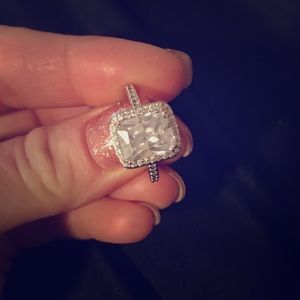 Gorgeous Swarovski Crystal ring Size 8. Square